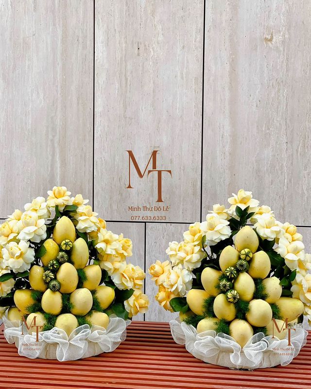 Cặp lễ xoài cát chu hoa hồng vàng đi biếu – Minh Thư Đồ Lễ Đà Nẵng